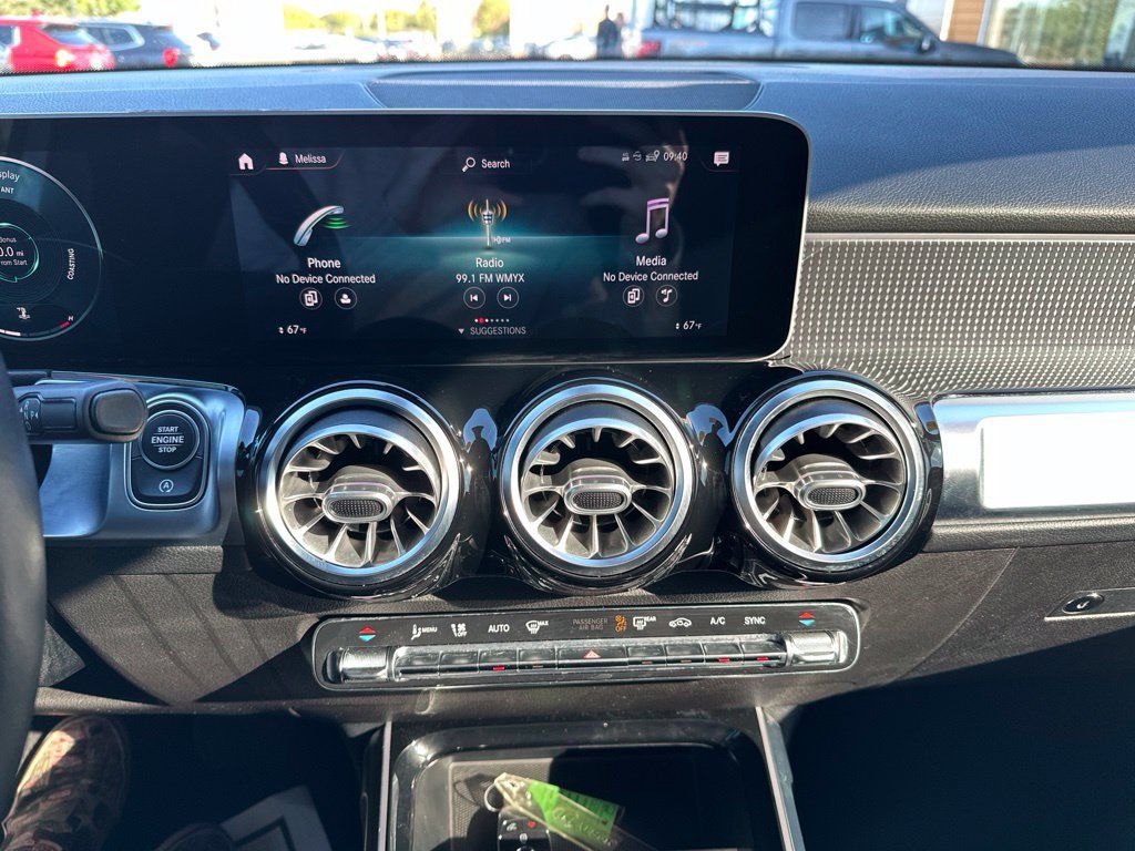 Used 2021 Mercedes-Benz GLB 250 4MATIC w/ Premium Package image 36