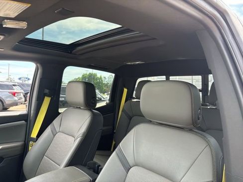 Used 2023 Chevrolet Colorado ZR2 w/ ZR2 Convenience Package III AWD/4WD image 19