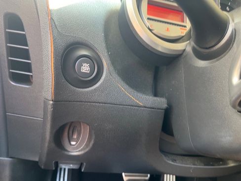 Used 2010 Nissan 370Z Touring image 12