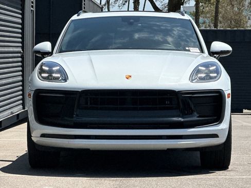Certified 2022 Porsche Macan AWD/4WD image 11