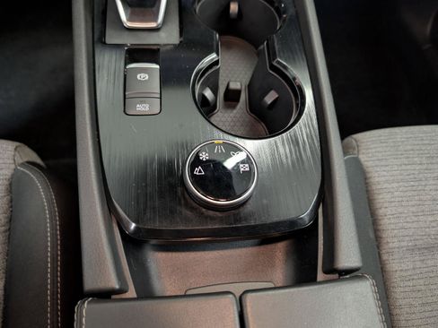 Used 2022 Nissan Rogue SV AWD/4WD image 26