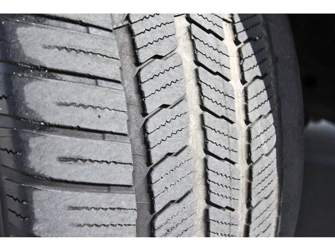 Used 2021 GMC Yukon Denali w/ Denali Premium Package image 31