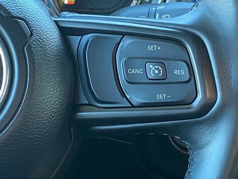 Used 2023 Jeep Wrangler Unlimited w/ Cold Weather Group image 7