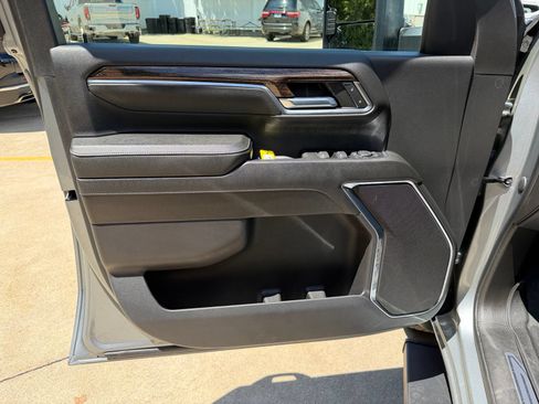 Used 2024 GMC Sierra 2500 SLE w/ SLE Value Package; AWD/4WD image 9