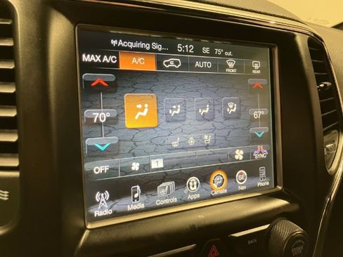 Used 2017 Jeep Grand Cherokee Trailhawk w/ Trailhawk Luxury Group AWD/4WD image 38