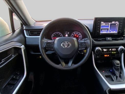 Used 2021 Toyota RAV4 LE FWD image 6