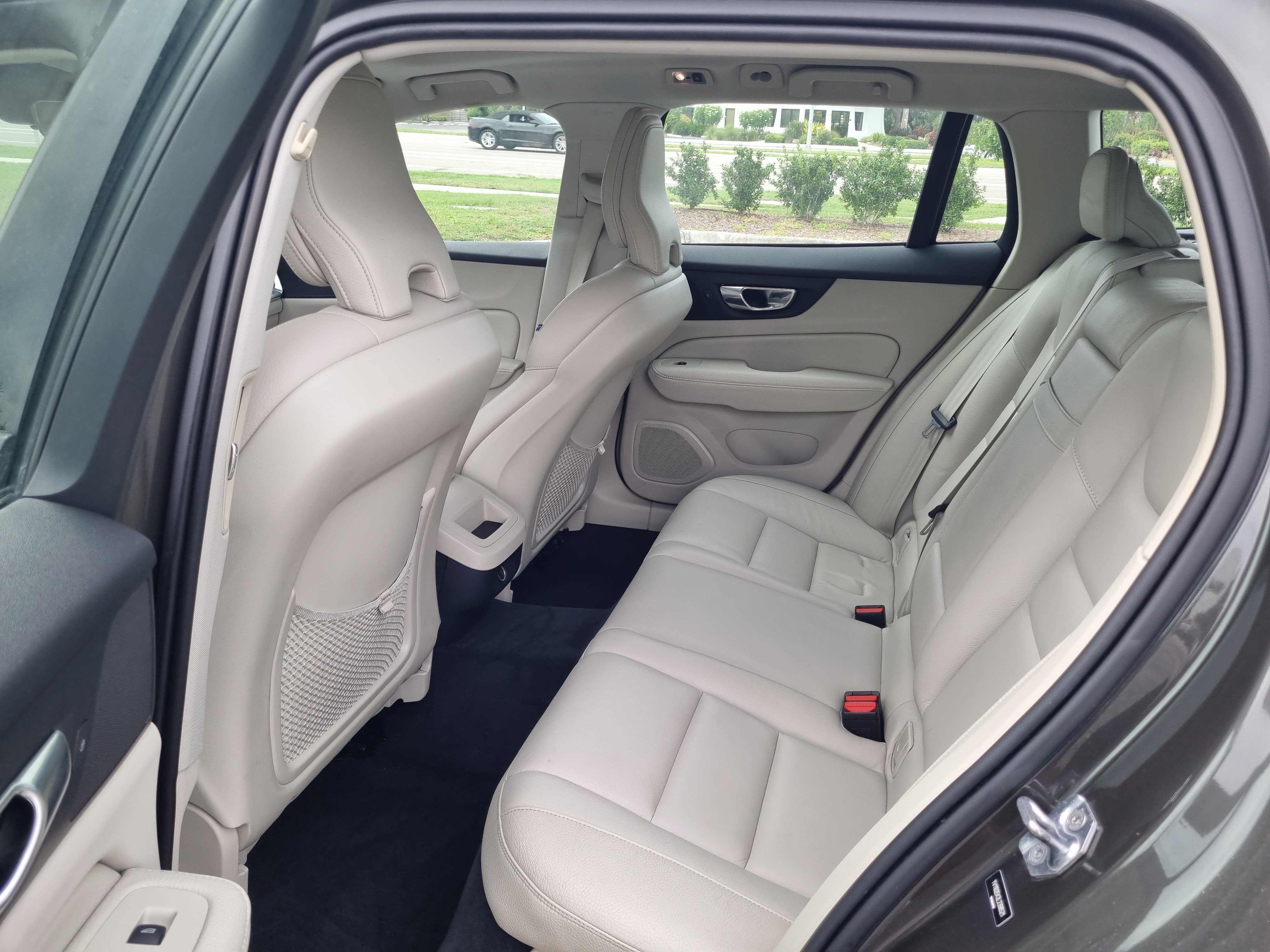 Used 2020 Volvo V60 T5 Momentum FWD image 13