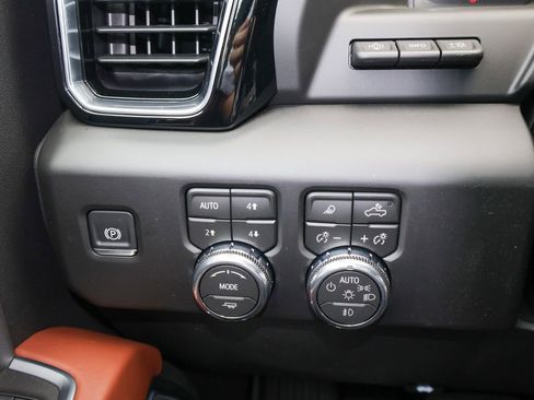 New 2026 GMC Sierra 3500 Denali Ultimate AWD/4WD image 27