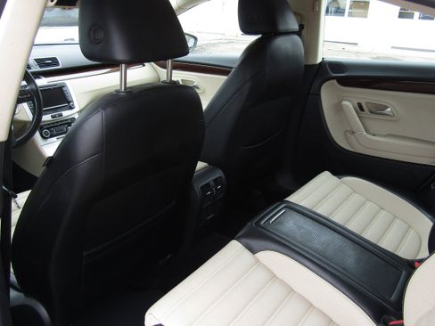 Used 2012 Volkswagen CC Lux image 10