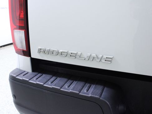 Used 2022 Honda Ridgeline Black Edition image 9