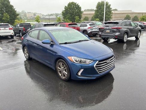 Used 2018 Hyundai Elantra Value Edition FWD image 2