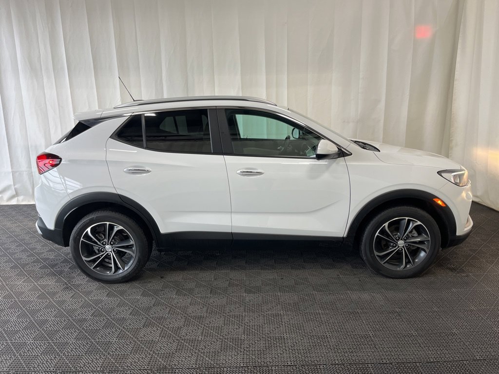 Used 2023 Buick Encore GX Select FWD image 2