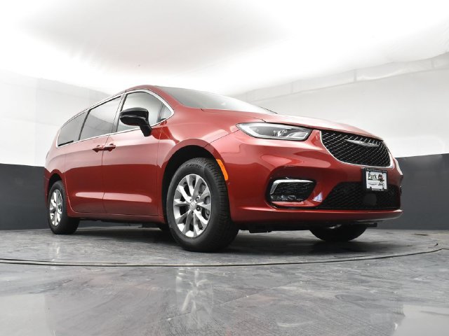 New 2026 Chrysler Pacifica Select AWD/4WD image 19