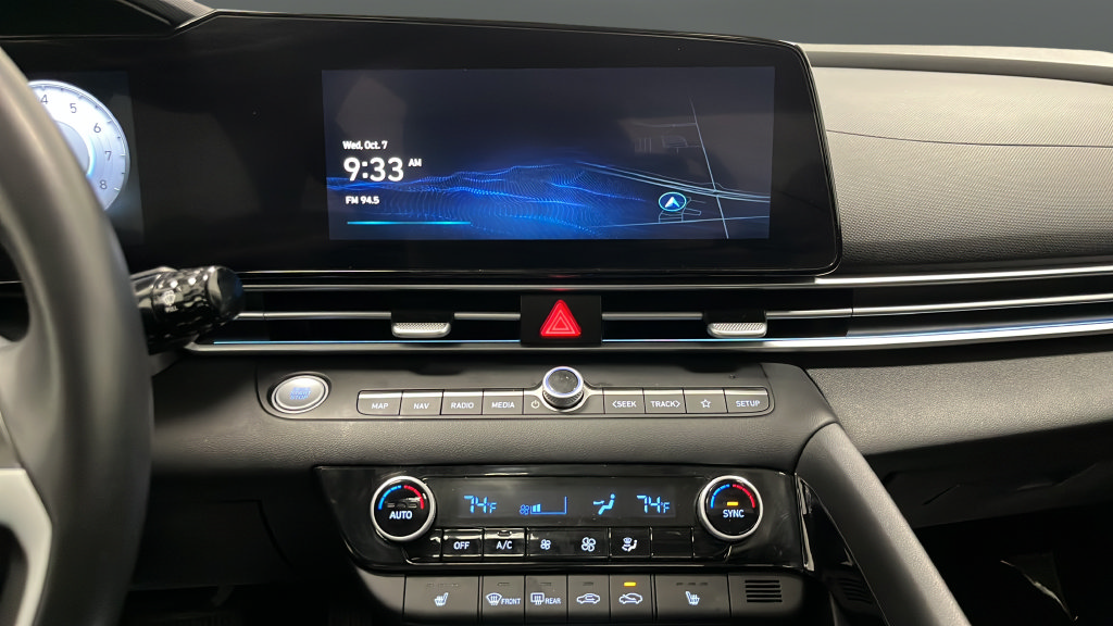 Used 2025 Hyundai Elantra SEL FWD image 13
