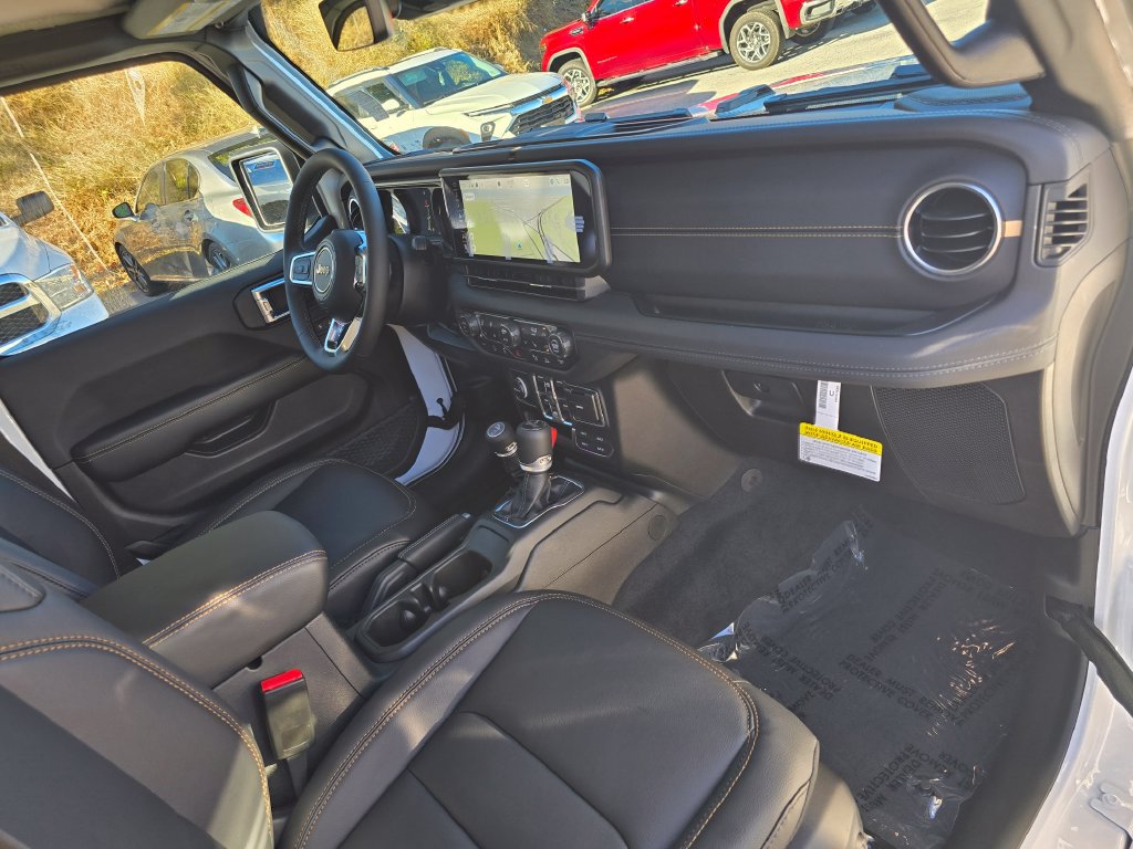 New 2026 Jeep Wrangler Unlimited Sahara AWD/4WD image 27