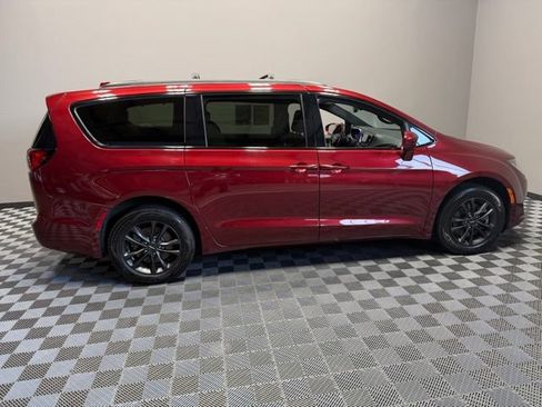 Used 2020 Chrysler Pacifica Touring-L AWD/4WD image 7