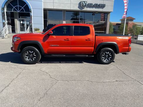 Used 2016 Toyota Tacoma TRD Off-Road AWD/4WD image 9