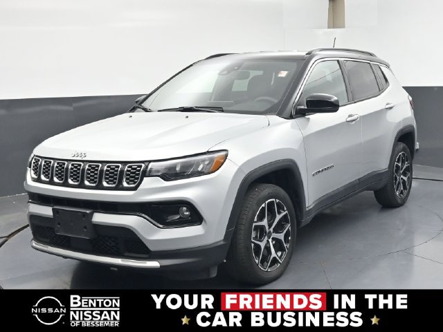 Used 2025 Jeep Compass Limited AWD/4WD image 1