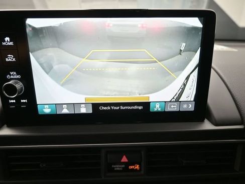 Certified 2025 Honda Pilot Touring image 32