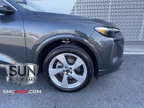 Certified 2025 Audi Q5 Premium Plus w/ Premium Plus image 3