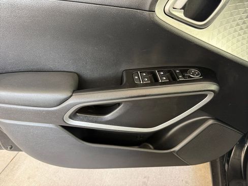 Used 2025 Kia Soul LX w/ LX Technology Package image 18