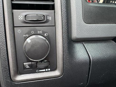 Used 2016 RAM 1500 Tradesman AWD/4WD image 25