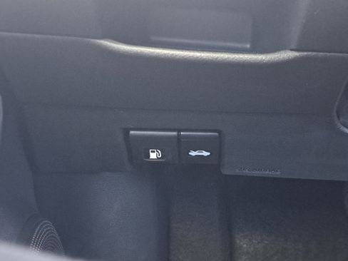 Certified 2023 Nissan Kicks SV image 32