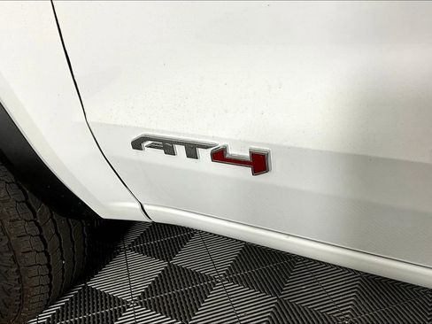 New 2026 GMC Canyon AT4 w/ Off-Road Front Bumper Package image 10