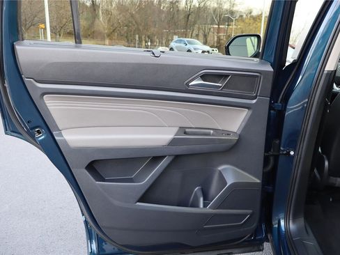 Used 2022 Volkswagen Atlas SEL R-Line image 25