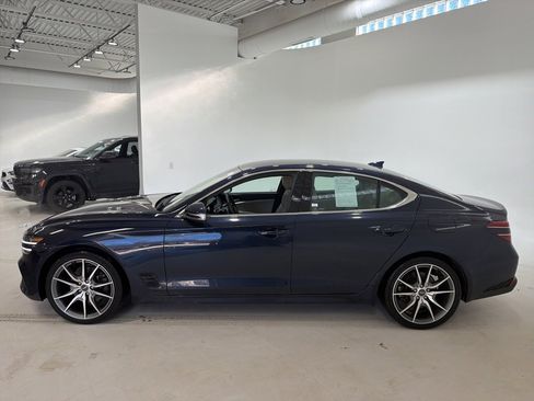 Used 2023 Genesis G70 2.0T image 4