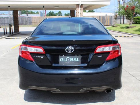 Used 2012 Toyota Camry SE FWD image 6