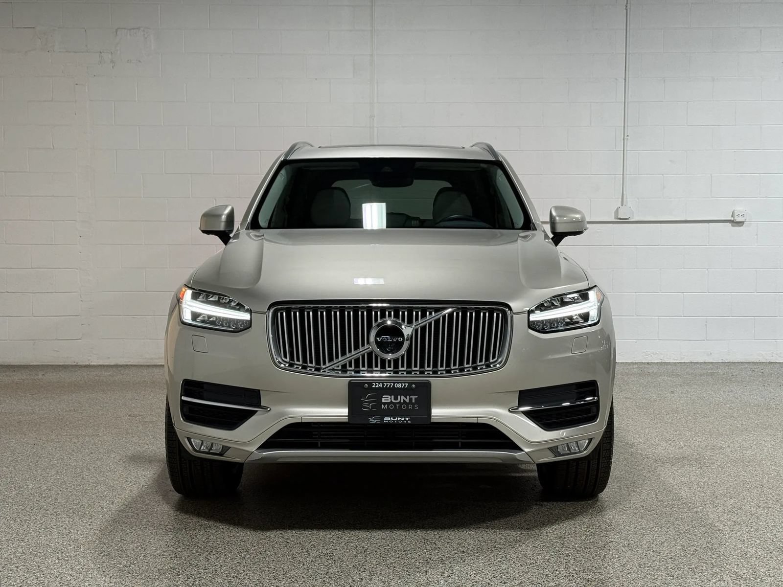 Used 2016 Volvo XC90 T6 Inscription w/ Vision Package AWD/4WD image 3