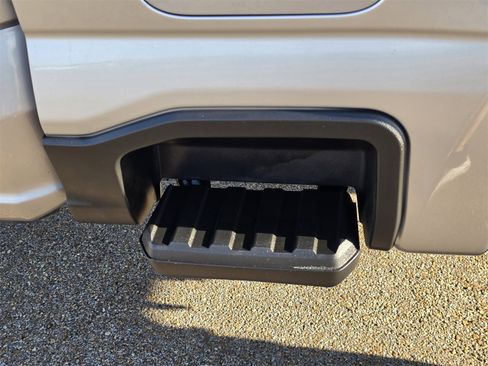 Used 2024 Ford F250 Platinum image 10