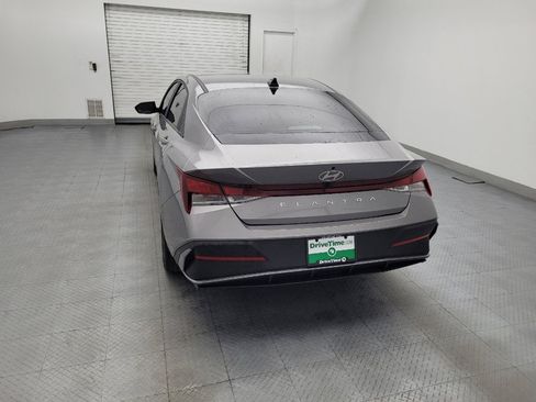 Used 2024 Hyundai Elantra SEL FWD image 6