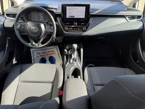 Used 2025 Toyota Corolla LE FWD image 13