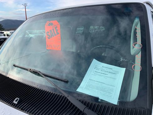 Used 2014 Ford E-150 and Econoline 150 Wagon w/ Power Windows & Locks Group image 4