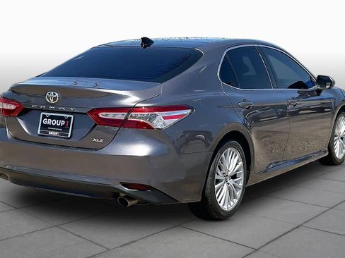 Used 2019 Toyota Camry XLE FWD image 13