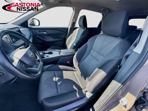 Used 2025 Nissan Rogue SV FWD image 26