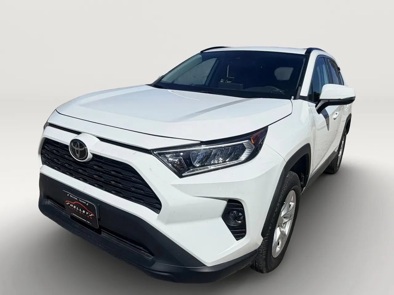 Used 2020 Toyota RAV4 XLE w/ Carpet Mat Package AWD/4WD image 3