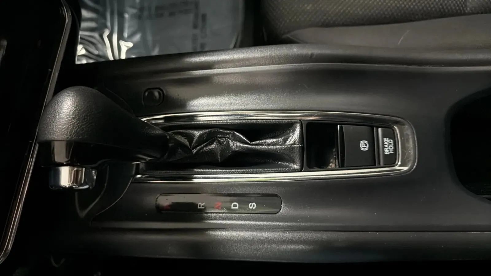Used 2018 Honda HR-V EX image 14