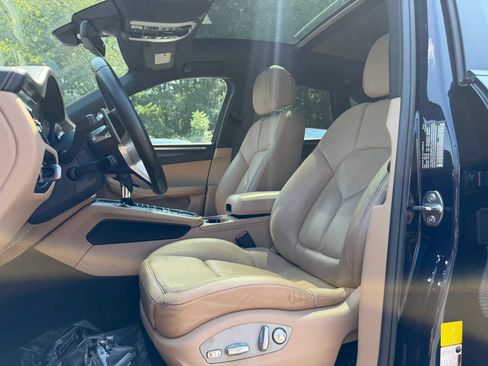 Used 2019 Porsche Macan AWD/4WD image 11
