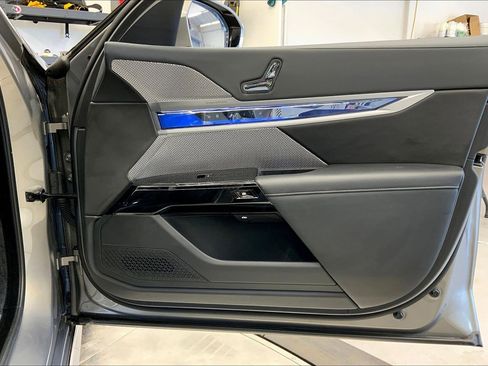 Used 2024 BMW i7 eDrive50 RWD image 27