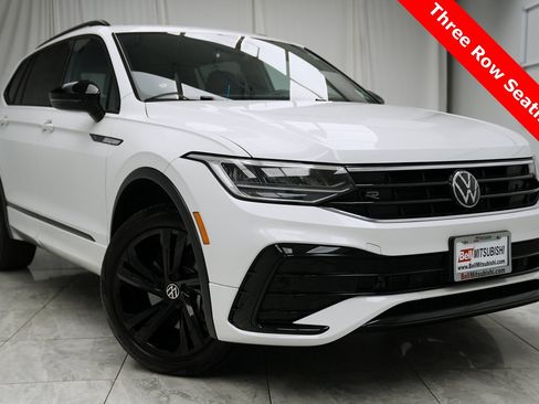 Used 2024 Volkswagen Tiguan SE R-Line image 1