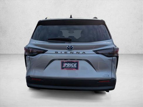 Used 2024 Toyota Sienna XLE image 6