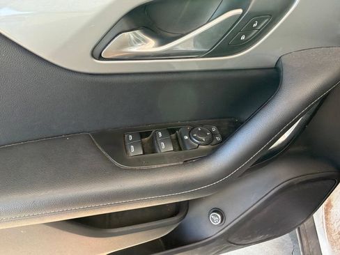 Used 2019 Chevrolet Blazer LT FWD image 10