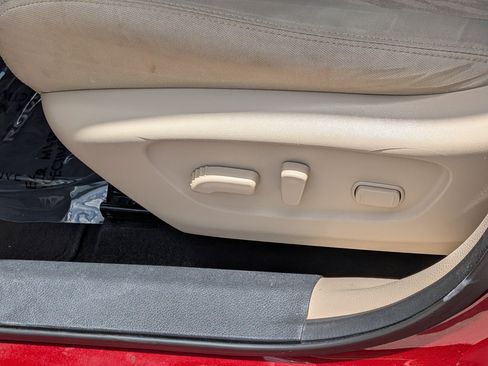 Used 2019 Nissan Rogue SV FWD image 21