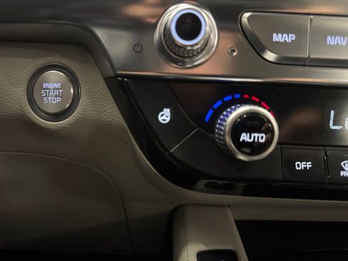 Used 2020 Kia Telluride EX w/ EX Premium Package image 28