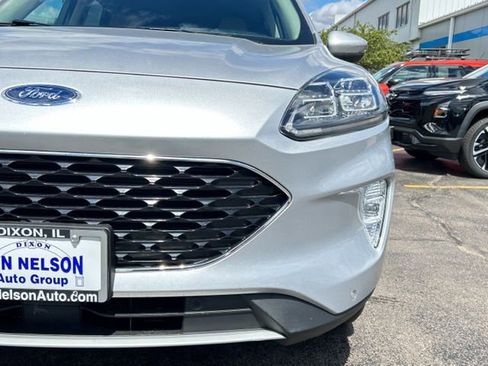 Used 2020 Ford Escape Titanium AWD/4WD image 3