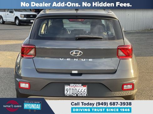 Certified 2025 Hyundai Venue SEL image 5