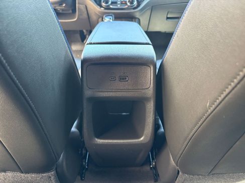 Used 2025 Buick Envista Sport Touring image 24